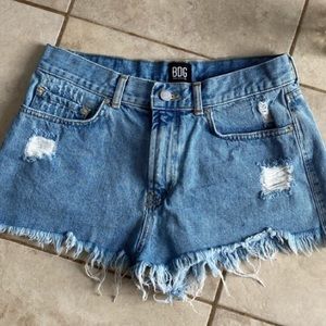 the perfect distressed jean shorts